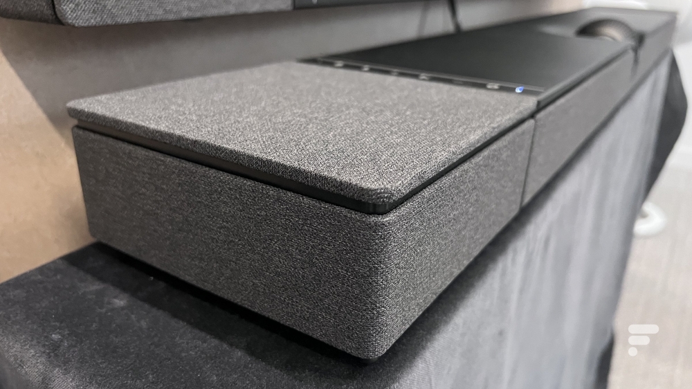 Bild 1 von DEVIALET Dione: überragende High End-Soundbar. 8 Subwoofer eingebaut. 950 Watt.